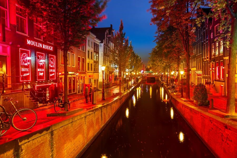 Kênh đào Amsterdam lãng mạn mê hoặc lòng người